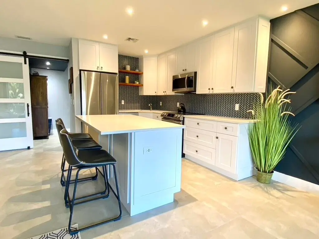 Kitchen Island at 342 Southwind Drive 205, North Palm Beach