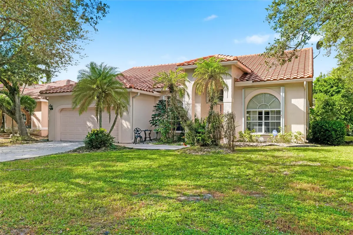 Photo 2 at 5374 NW 57th Avenue, Coral Springs