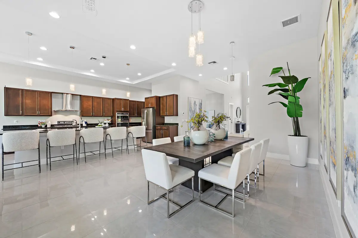Dining at 13358 Artisan Circle, Palm Beach Gardens
