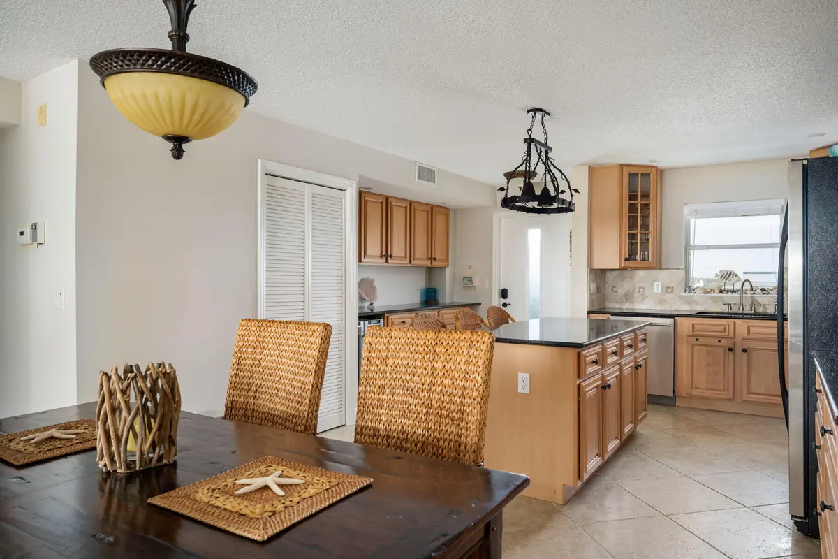 18-web-or-mls-4049 Ocean Dr 505--12 at 4049 Ocean Drive 505, Vero Beach
