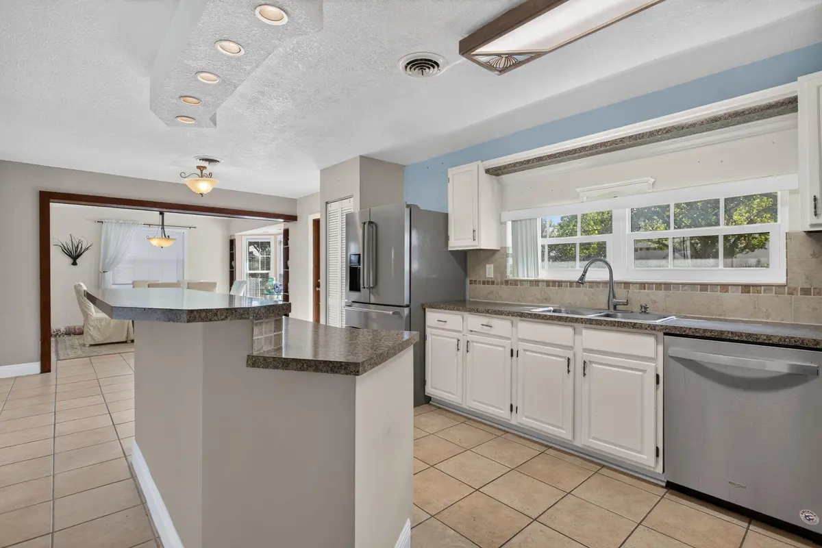 7-web-or-mls-4931-2806 at 4931 NE 27th Avenue, Lighthouse Point