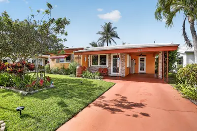 220 NW 48th Street, Oakland Park – Single Family Residence for sale