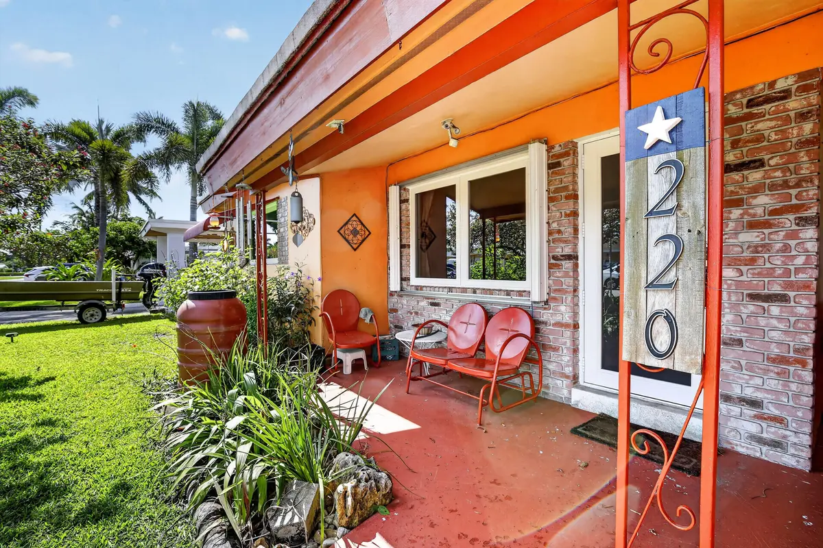 5-print-_A7A9425 at 220 NW 48th Street, Oakland Park