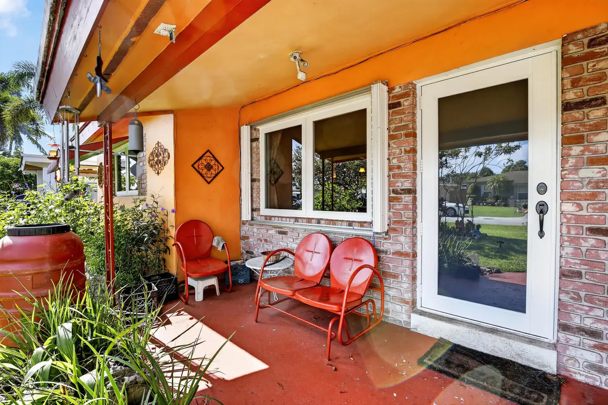 6-print-_A7A9421 at 220 NW 48th Street, Oakland Park