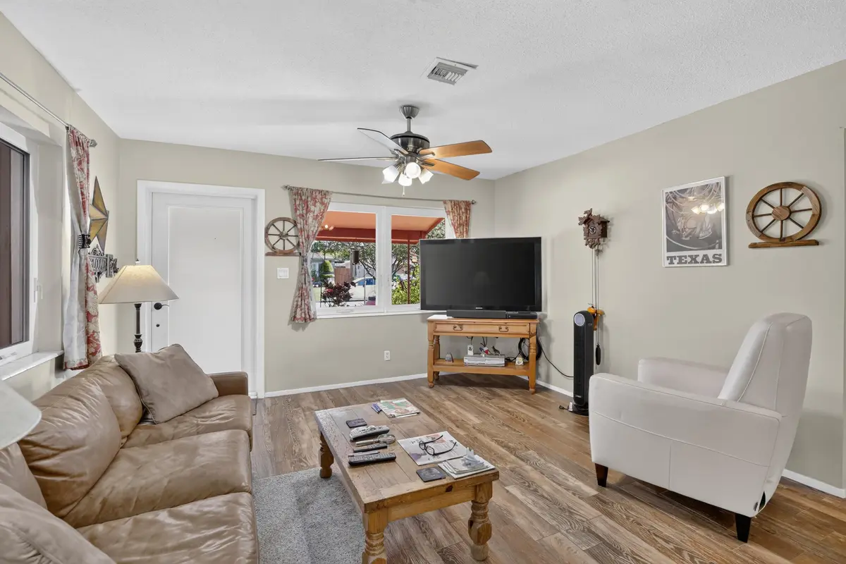 9-print-_A7A9246 at 220 NW 48th Street, Oakland Park