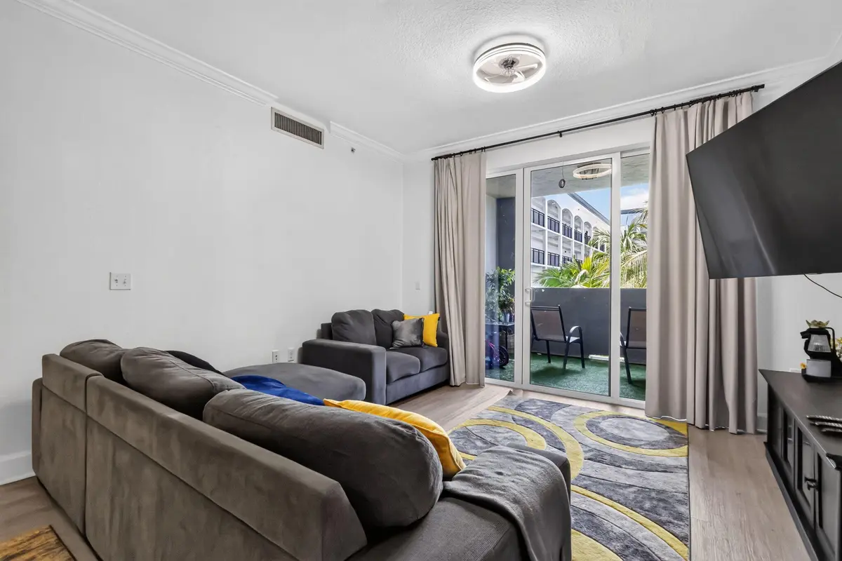 17-web-or-mls-_14A9927 at 1660 Renaissance Commons Boulevard 2424, Boynton Beach