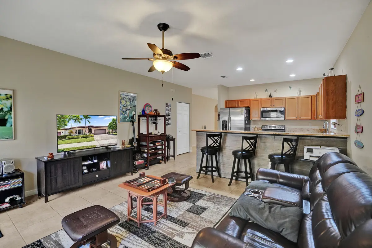 dining area at 109 NE 26th Terrace, Homestead