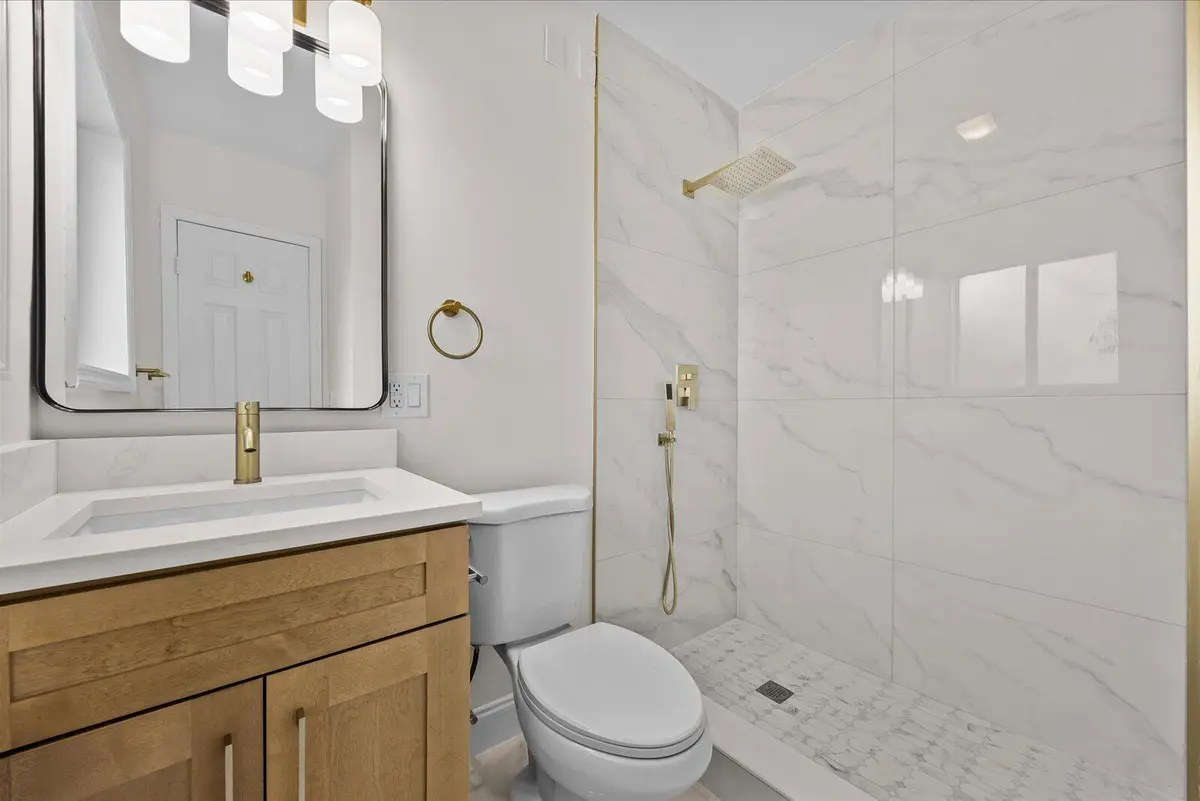 22-800 in-14 at 800 SE 13th Court, Deerfield Beach