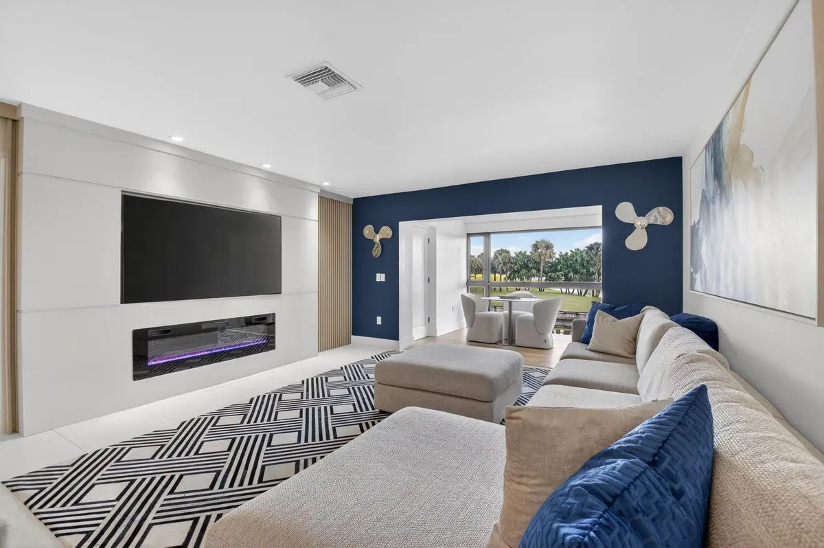 Great Room at 23 Southport Lane D, Boynton Beach