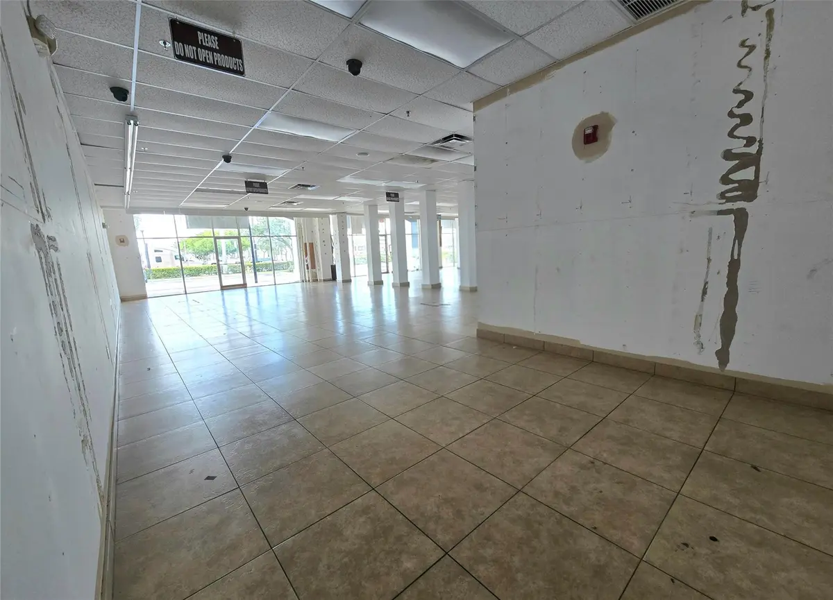 Photo 2 at 3920 W Broward Boulevard #8, Plantation