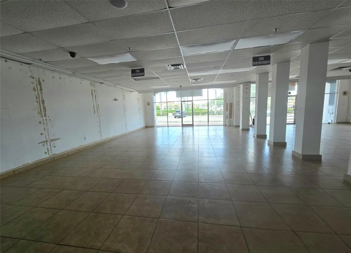 Photo 4 at 3920 W Broward Boulevard #8, Plantation