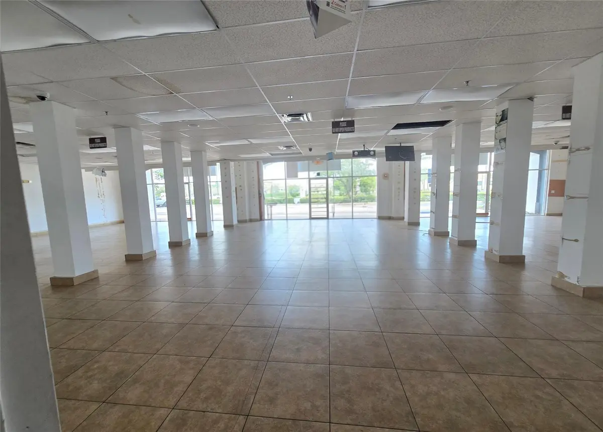 Photo 5 at 3920 W Broward Boulevard #8, Plantation