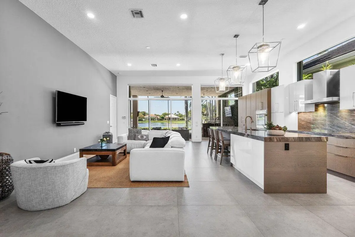 Beautifully Renovated Interior at 105 Island Cove Way, Palm Beach Gardens