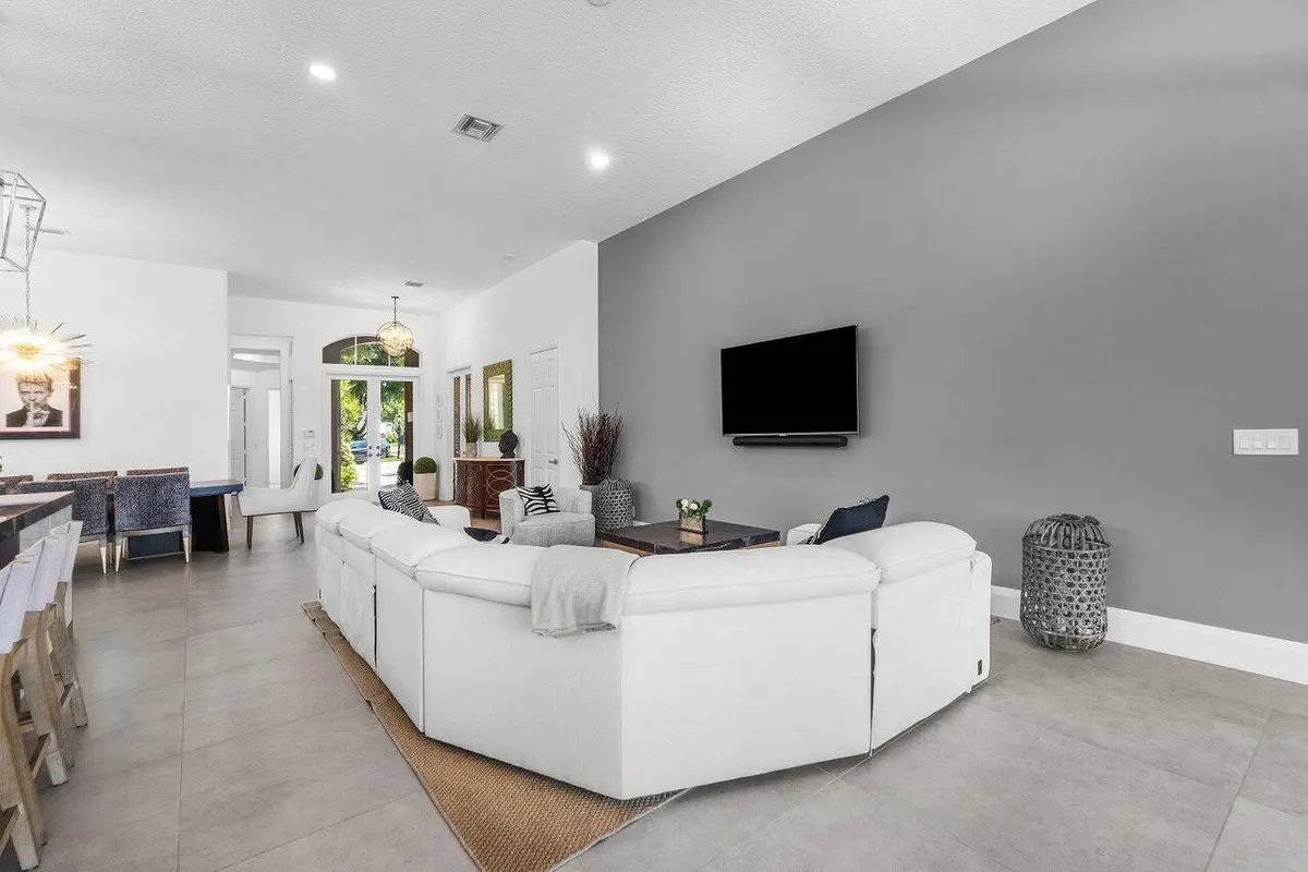 Spacious Living Room at 105 Island Cove Way, Palm Beach Gardens