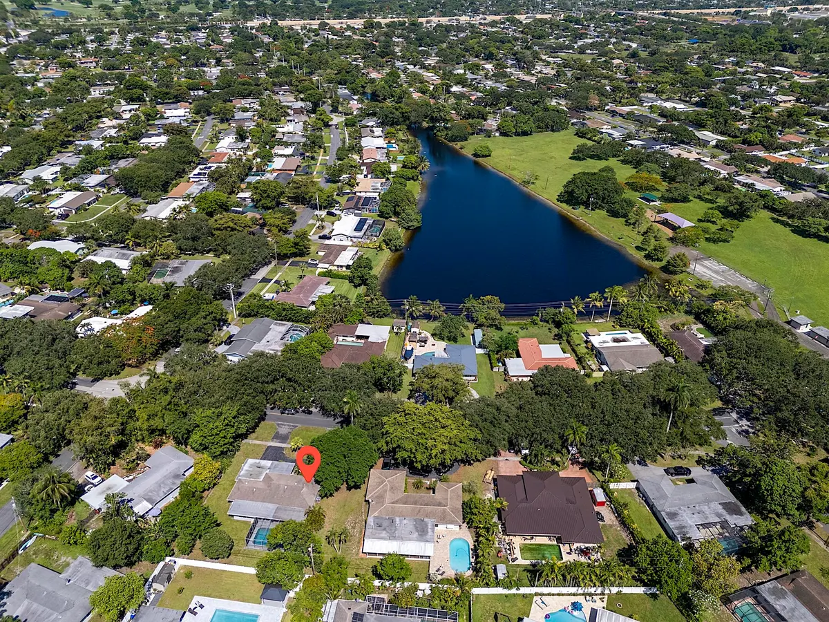 521 SW 59th st - - 005 at 521 SW 59th Avenue, Plantation