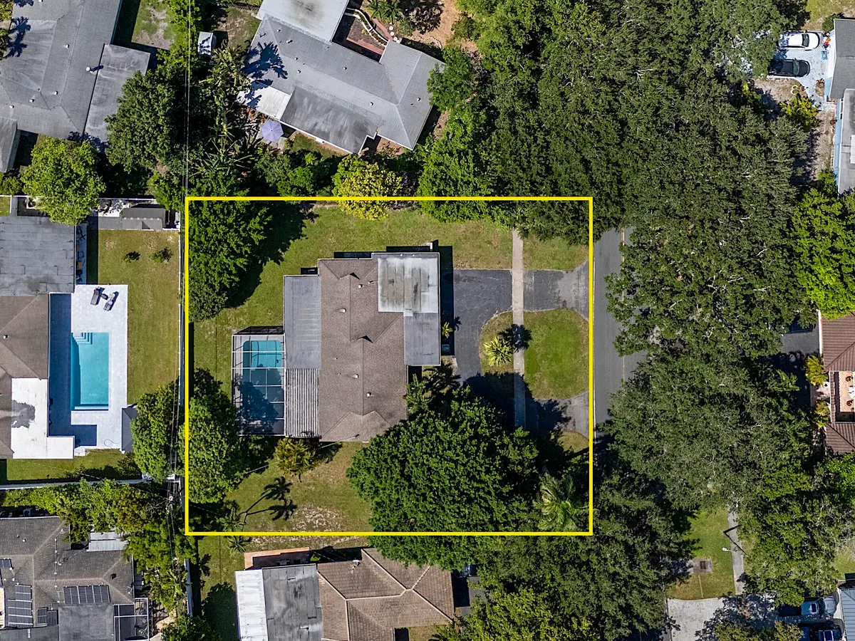 521 SW 59th st - - 007 at 521 SW 59th Avenue, Plantation