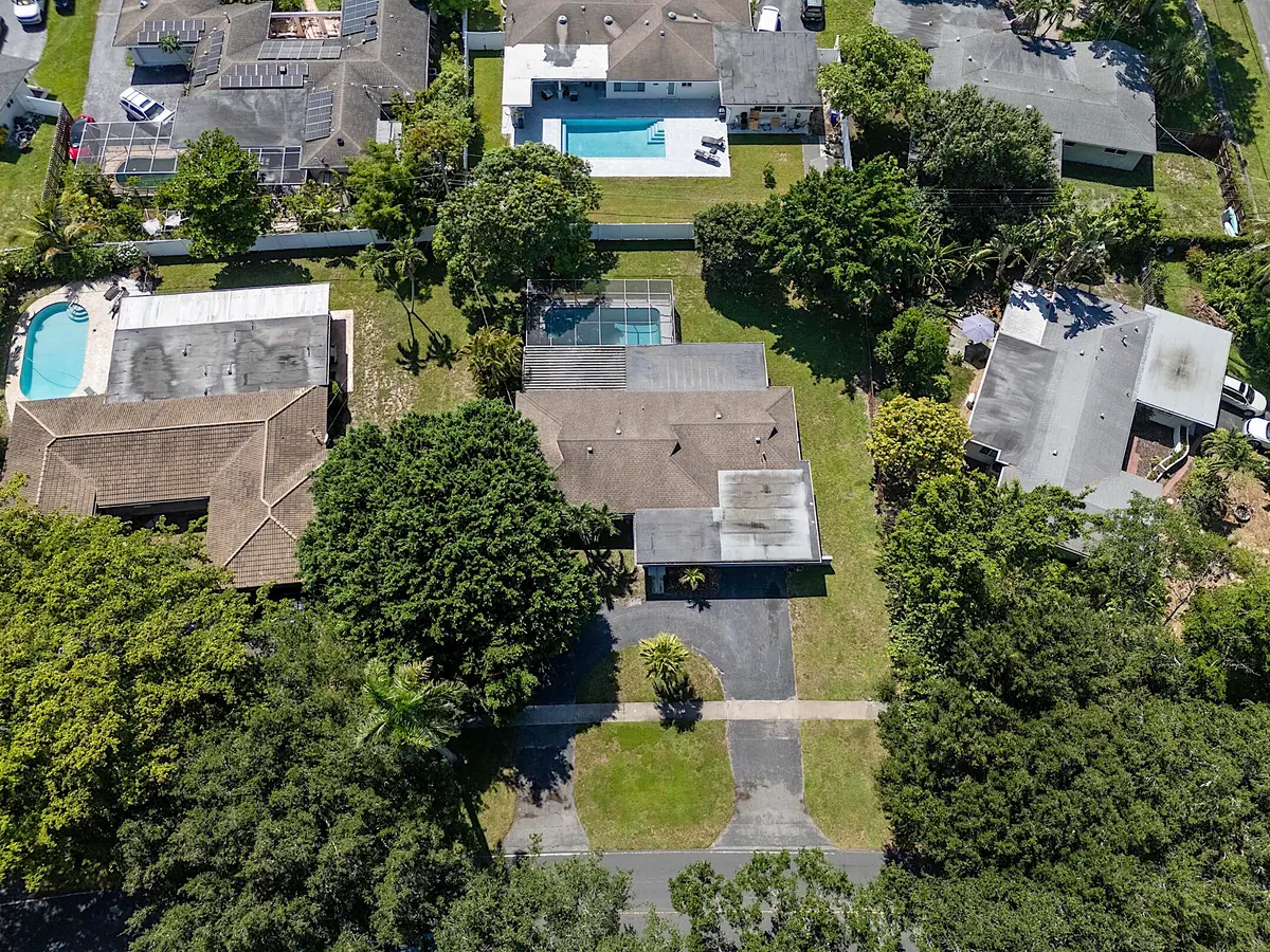 521 SW 59th st - - 008 at 521 SW 59th Avenue, Plantation