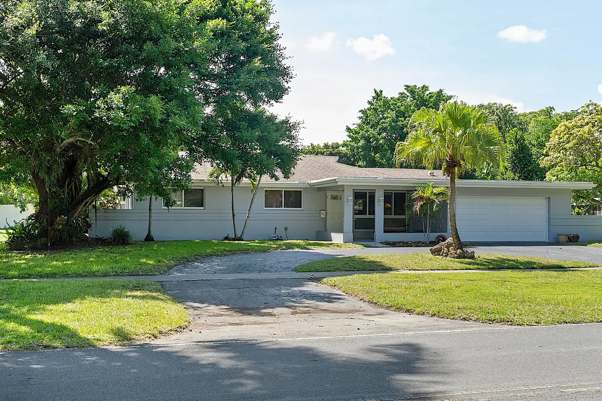 521 SW 59th st - - 012 at 521 SW 59th Avenue, Plantation