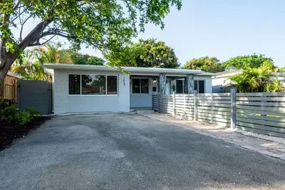 2857 Adams Street, Hollywood – sold