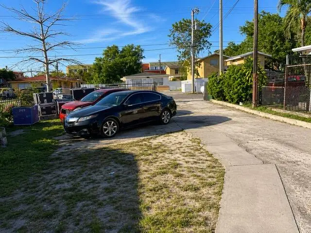 1850 NW 35th Street, Miami, FL – photo 2