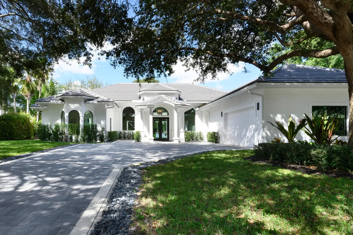 FRONT EXTERIOR at 2557 Seminole Circle, West Palm Beach