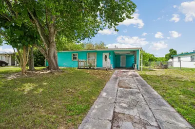 2443 2nd Place, Vero Beach – sold