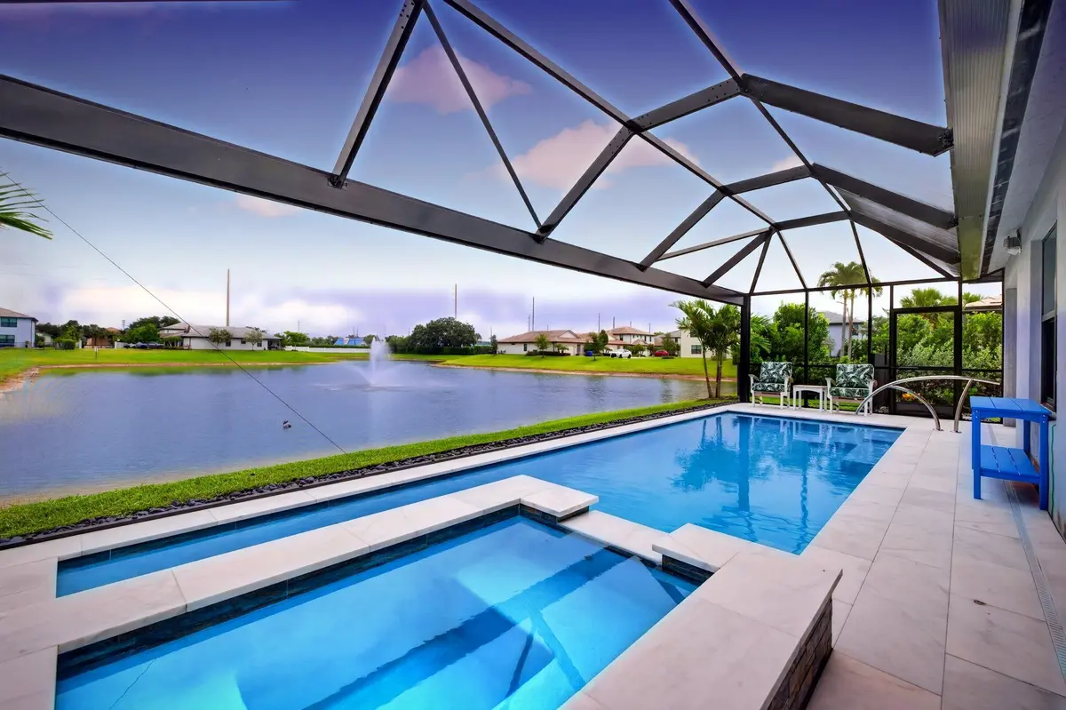 twilight_55_lake_pool at 3165 Tamarind Drive, Lauderdale Lakes