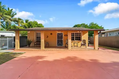 1670 NW 121st Street, North Miami – sold