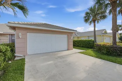 1301 NW Bentley Circle B, Port St. Lucie – sold