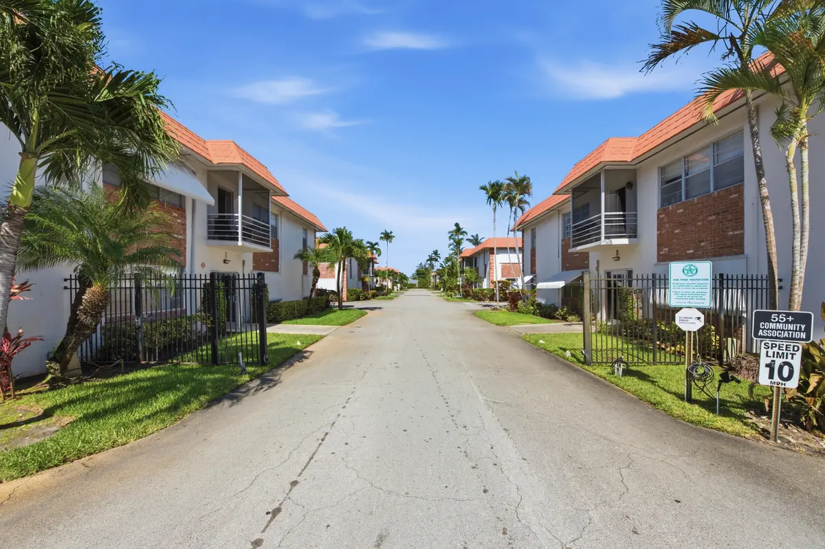 3__dsc8403 at 3550 NW 8th Avenue 812, Pompano Beach
