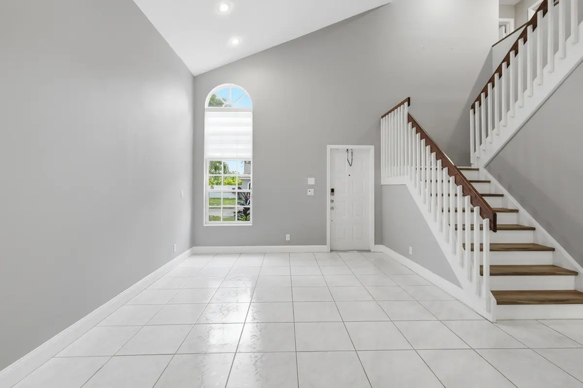 18241 NW 8th Street, Pembroke Pines, FL – photo 7