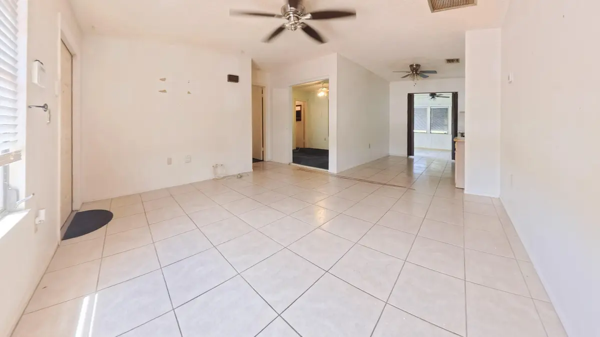 Front room II at 372 NW Airoso Boulevard, Port St. Lucie