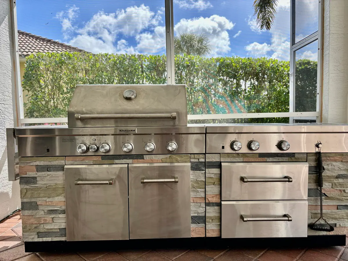 Grill at 1920 S Club Drive, Wellington