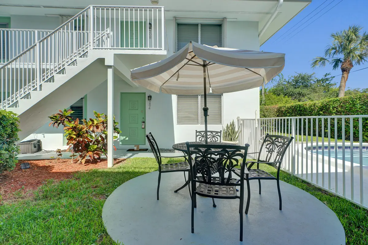 DSC00752_ at 2050 NE 39th Street 101, Fort Lauderdale