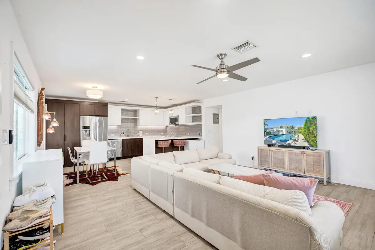 DSC00821 at 2050 NE 39th Street 101, Fort Lauderdale