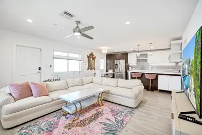 2050 NE 39th Street 101, Fort Lauderdale – Condominium for sale