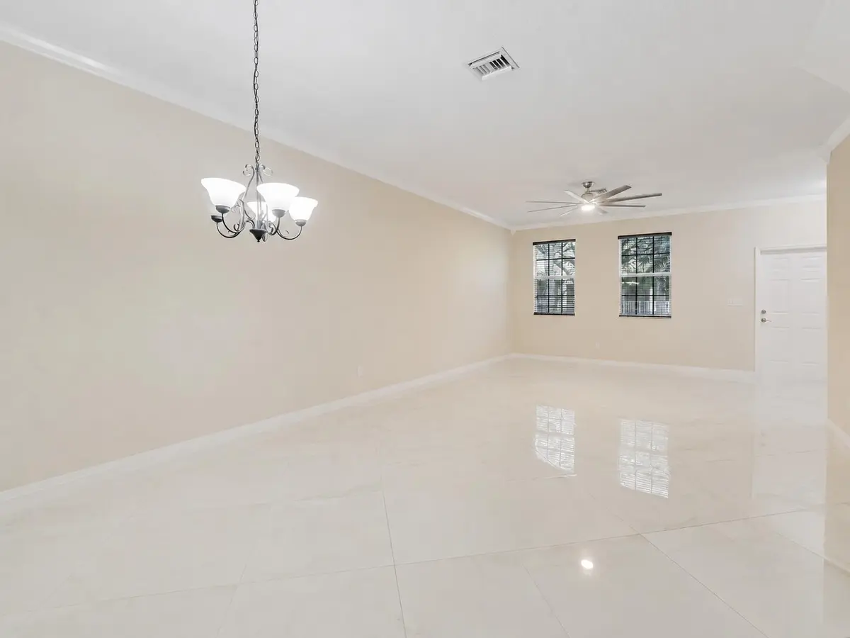 Living dining at 118 Seagrape Drive 105, Jupiter