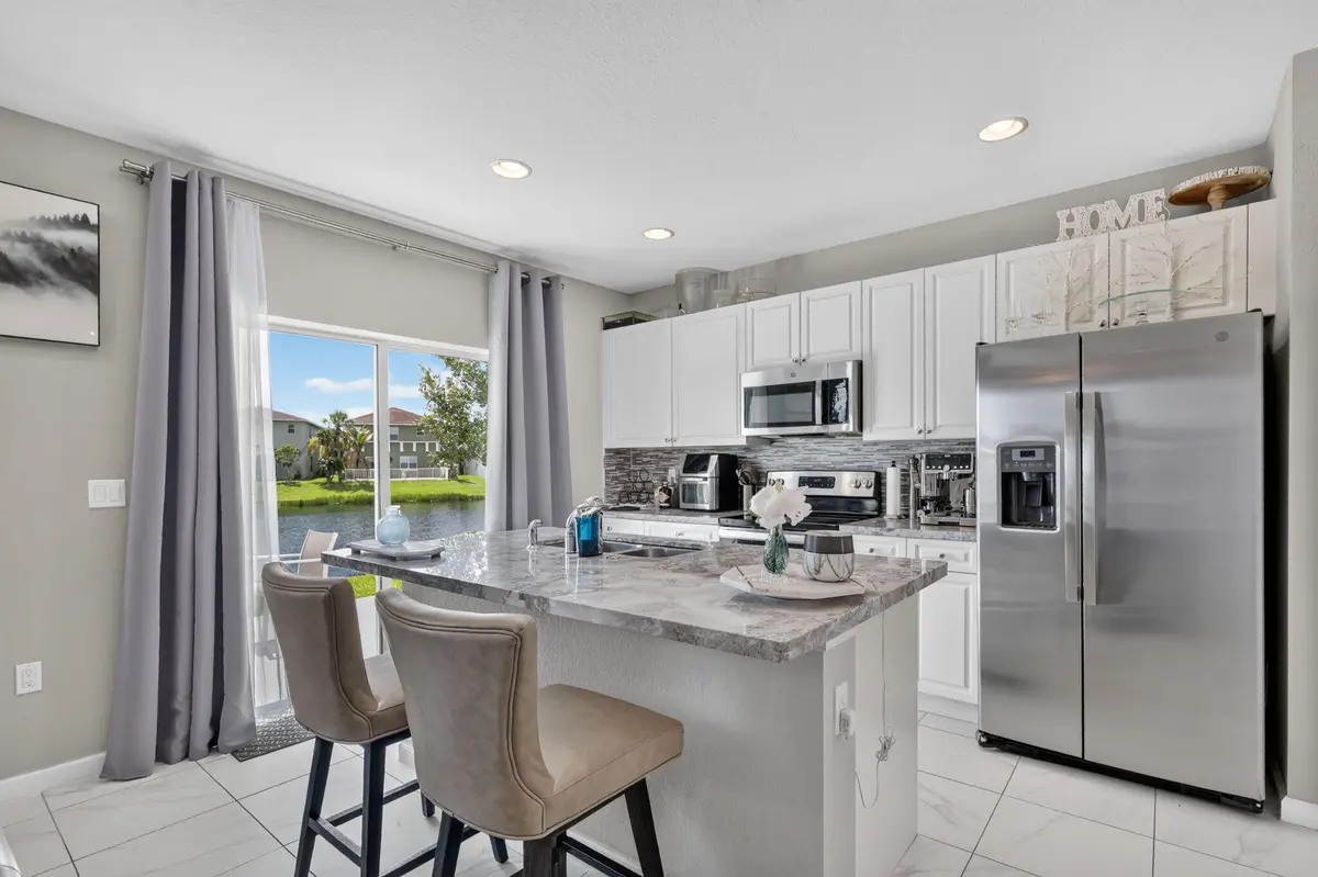 Beautiful Kitchen at 2521 NW Treviso Circle, Port St. Lucie