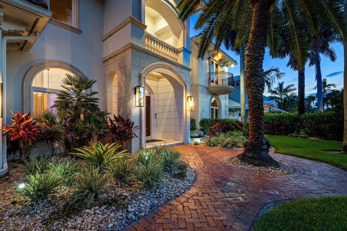 ENTRANCE_WALKWAY_SUNSET at 2320 NE 34th Court, Lighthouse Point