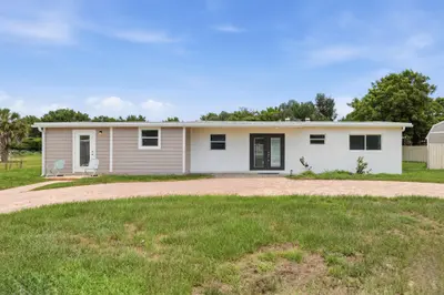 225 SE Airoso Boulevard, Port St. Lucie – sold