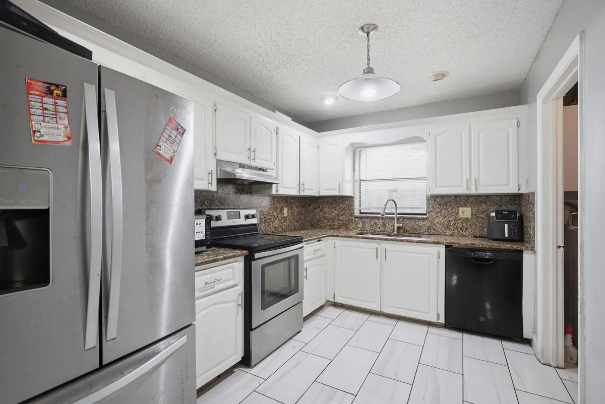 13-web-or-mls-dsc04818 jhonatan rubio at 1301 SW 75th Avenue, North Lauderdale