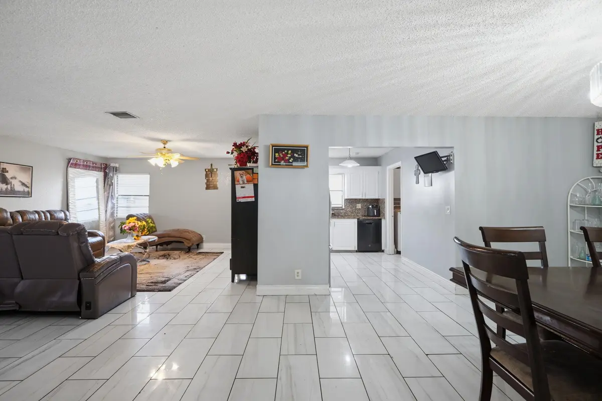 23-web-or-mls-dsc04848 jhonatan rubio at 1301 SW 75th Avenue, North Lauderdale