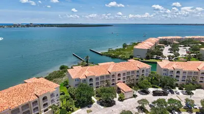 21 Harbour Isle Drive Ph02, Fort Pierce – Condominium for sale