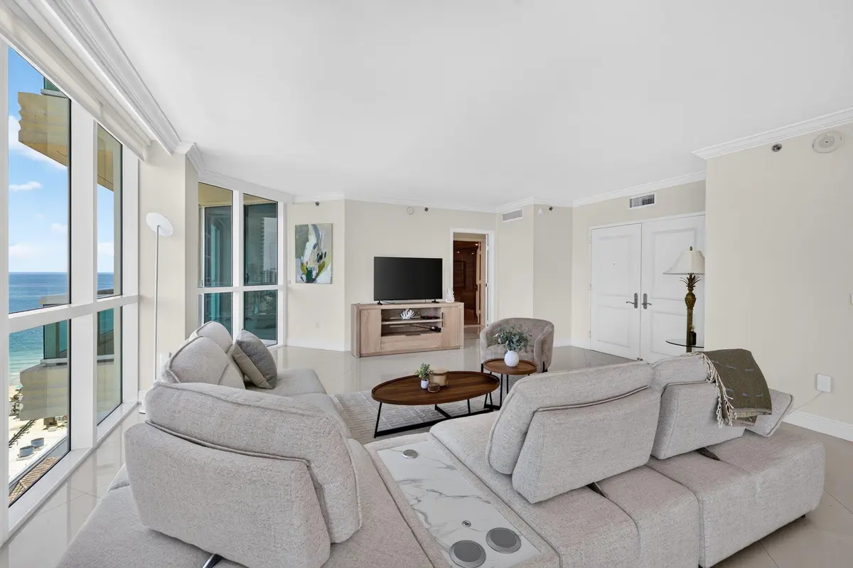 5-web-or-mls-699A4436 at 101 S Fort Lauderdale Beach Boulevard 1606, Fort Lauderdale