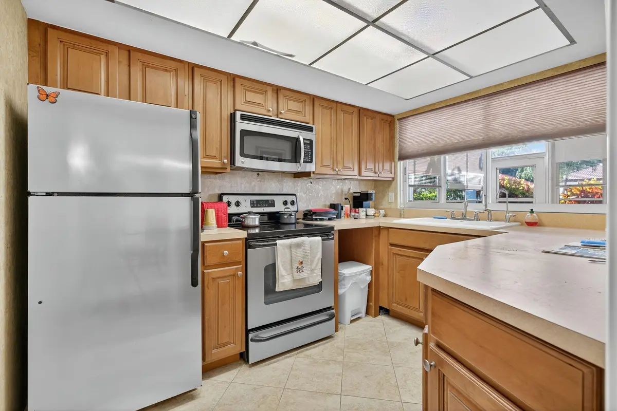 Photo 4 at 5580 Tamberlane Circle 133, Palm Beach Gardens