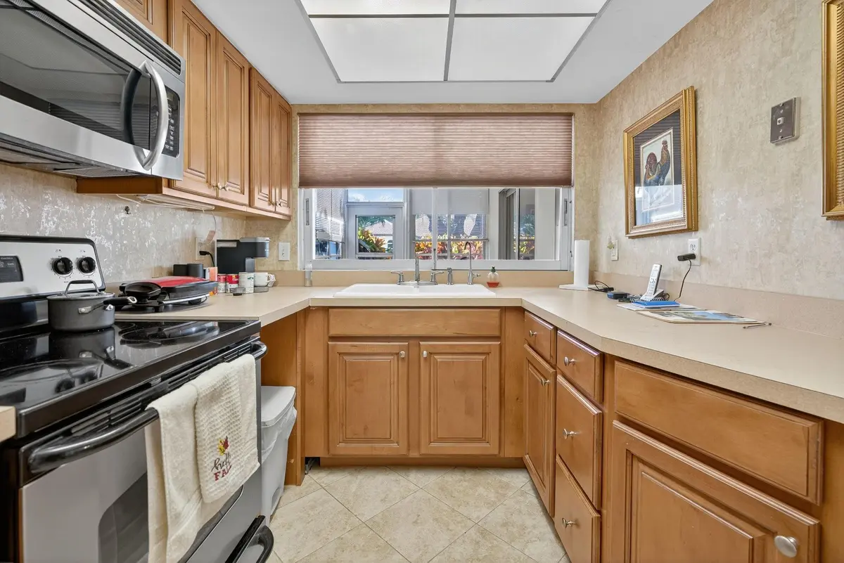 Photo 5 at 5580 Tamberlane Circle 133, Palm Beach Gardens