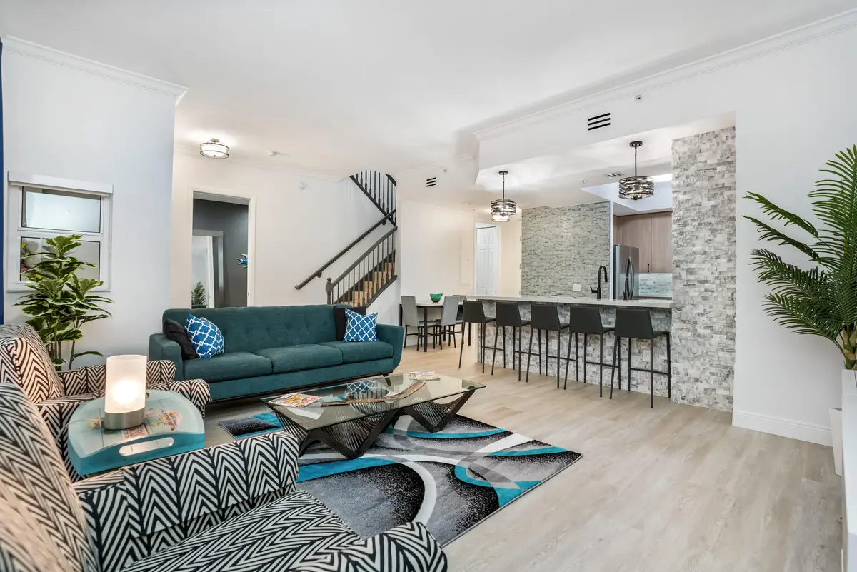 Living area at 2609 NE 14th Avenue 114, Wilton Manors