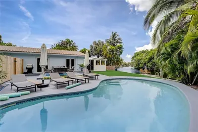 50 NE 30th Court 1-2, Wilton Manors – Duplex for sale