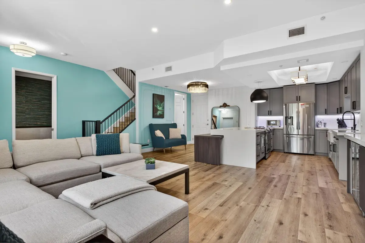13-web-or-mls-2609-2222 at 2609 NE 14th Avenue 105, Wilton Manors