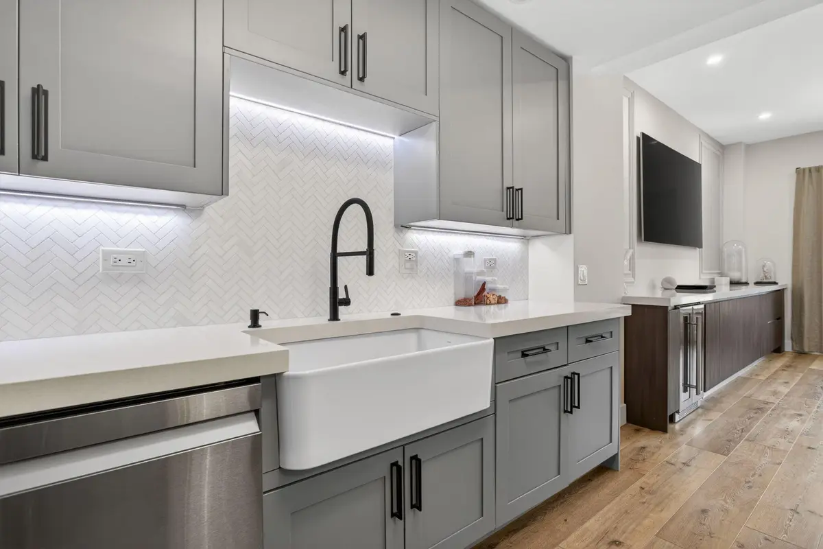19-web-or-mls-2609-2259 at 2609 NE 14th Avenue 105, Wilton Manors